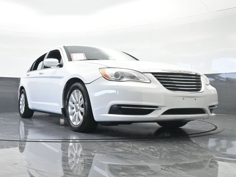 Used 2013 Chrysler 200 Touring image 57