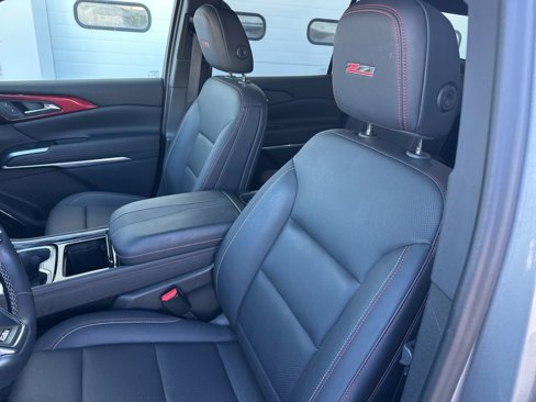 Used 2024 Chevrolet Traverse Z71 w/ Enhanced Driving Package image 13
