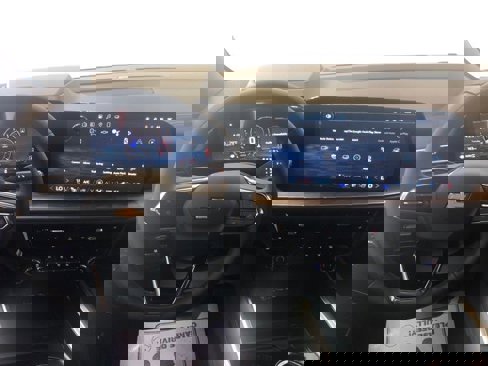 New 2025 Chevrolet Suburban High Country image 4