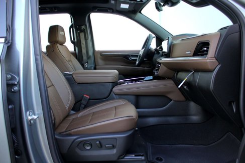 New 2026 Chevrolet Tahoe High Country w/ Sun And Tow Package image 14