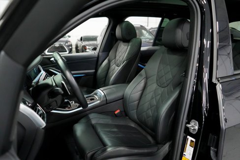 Used 2023 BMW X5 xDrive40i w/ M Sport Package image 9