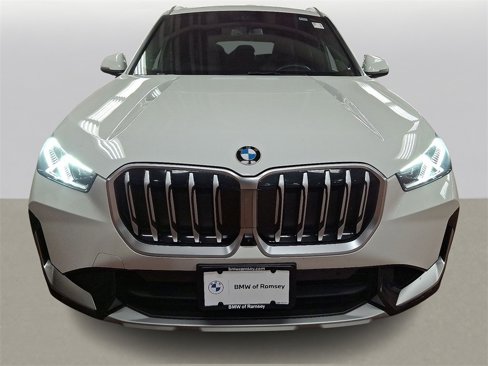 Used 2025 BMW X1 xDrive28i w/ Technology Package image 2