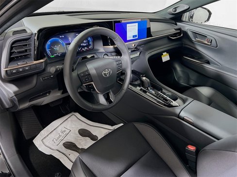 Certified 2025 Toyota Crown Signia image 10