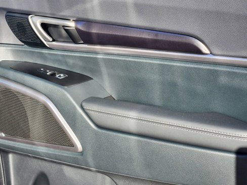 New 2025 Kia Telluride S image 15