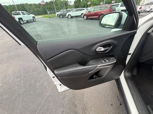 Used 2021 Jeep Cherokee Latitude Plus image 19