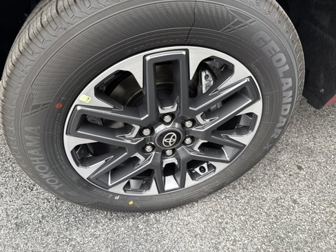 New 2025 Toyota Tundra Limited image 3