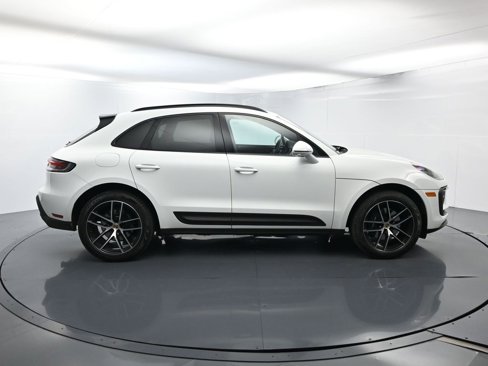 Certified 2025 Porsche Macan image 15