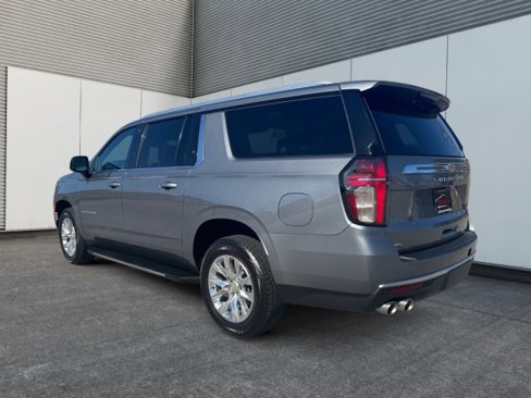 Used 2021 Chevrolet Suburban Premier w/ Premium Package image 5