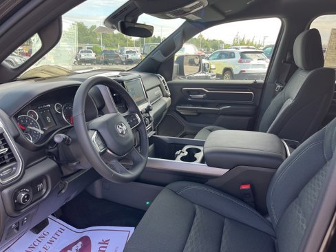New 2026 RAM 1500 4x4 Crew Cab image 3