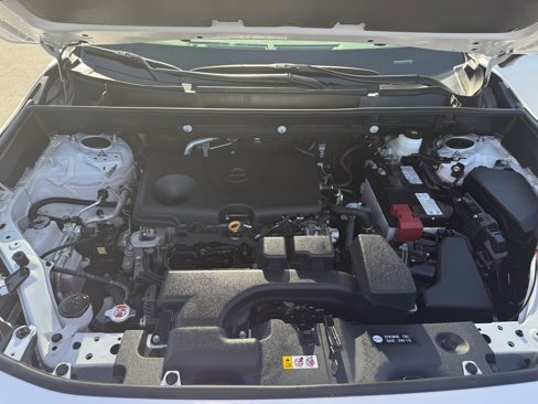 Used 2024 Toyota RAV4 LE image 31