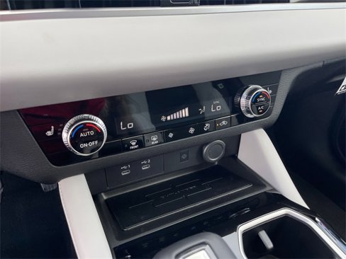 New 2025 Mitsubishi Outlander SE image 22