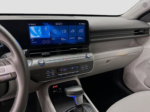 Used 2025 Hyundai Kona SEL image 26