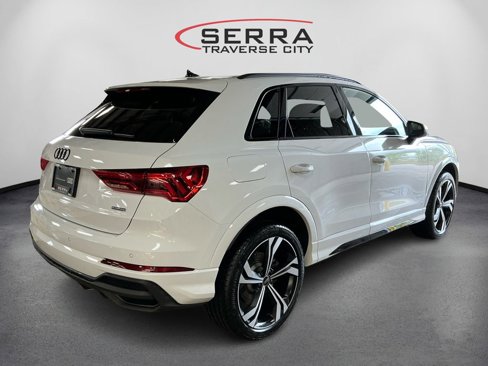 Certified 2024 Audi Q3 2.0T Premium Plus image 5