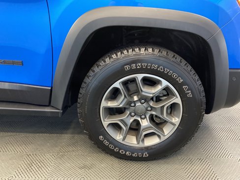 Certified 2023 Jeep Cherokee Trailhawk w/ Trailer Tow Group image 49