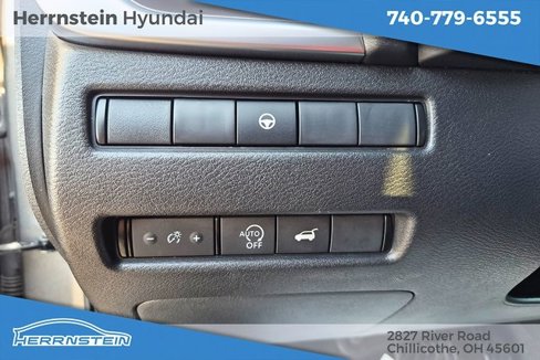 Used 2024 Nissan Rogue SV image 18