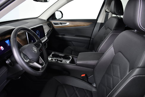 Used 2025 Volkswagen Atlas SE image 19