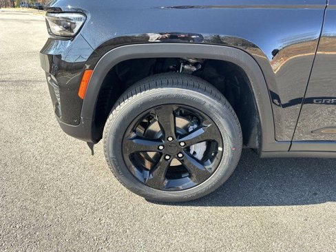 New 2025 Jeep Grand Cherokee Limited w/ Luxury Tech Group II image 11
