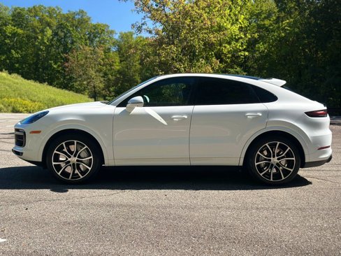 Used 2020 Porsche Cayenne Turbo image 4