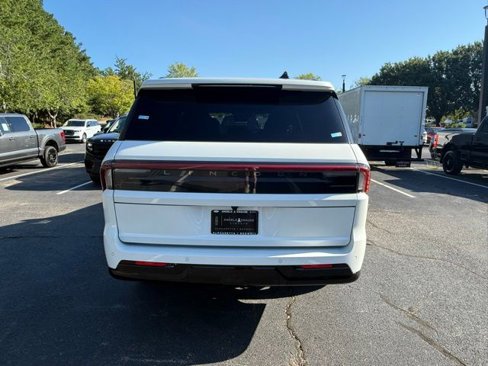New 2025 Lincoln Navigator L Reserve w/ Jet Appearance Package image 17