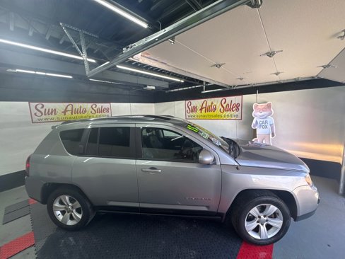 Used 2015 Jeep Compass High Altitude image 3
