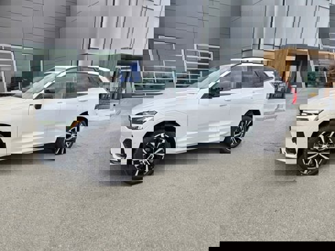 Certified 2025 Volvo XC60 B5 Plus w/ Protection Package Premier image 1