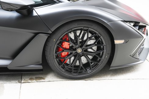 Used 2024 Lamborghini Revuelto image 21