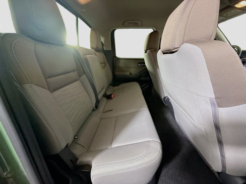Used 2024 Nissan Frontier SV w/ SV Convenience Package image 25