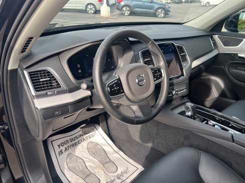 Certified 2025 Volvo XC90 B5 Core image 13