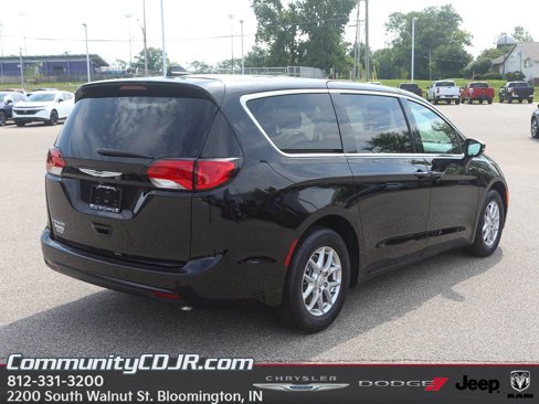New 2025 Chrysler Voyager LX image 7
