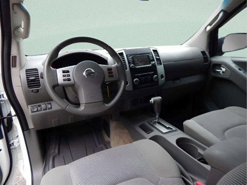 Used 2016 Nissan Frontier SV image 28