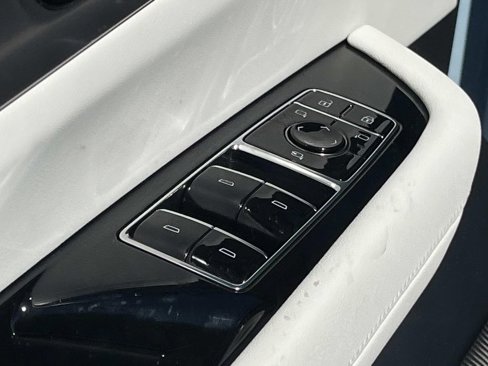 New 2026 Cadillac Vistiq Sport image 24
