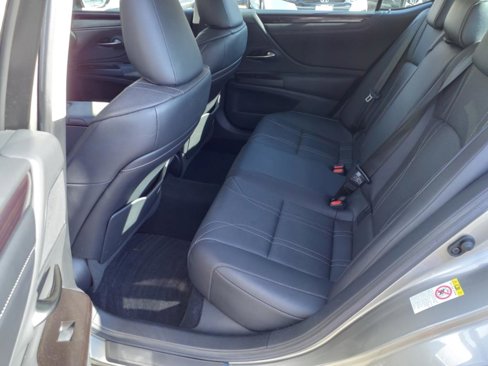 Used 2019 Lexus ES 350 w/ Luxury Package image 8
