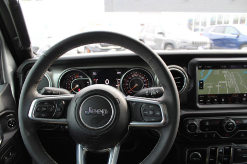 Used 2023 Jeep Gladiator Overland image 19