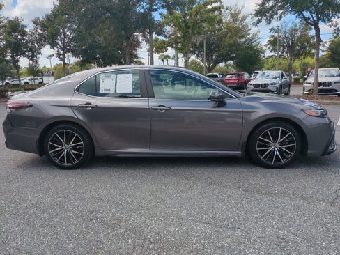 Used 2023 Toyota Camry SE image 4