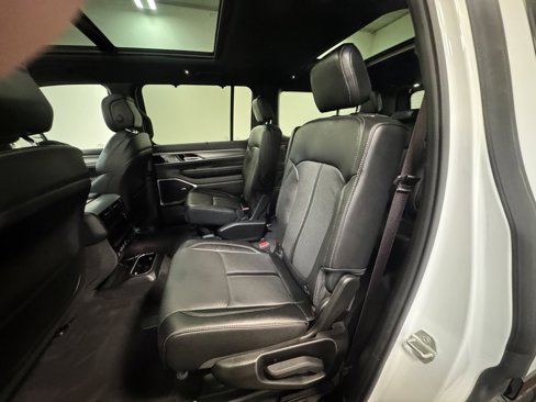 Used 2024 Jeep Wagoneer Series II w/ Convenience Group I image 8