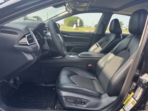 Used 2018 Toyota Camry SE image 23
