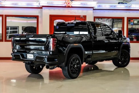 Used 2024 GMC Sierra 2500 AT4 w/ Technology Package image 3