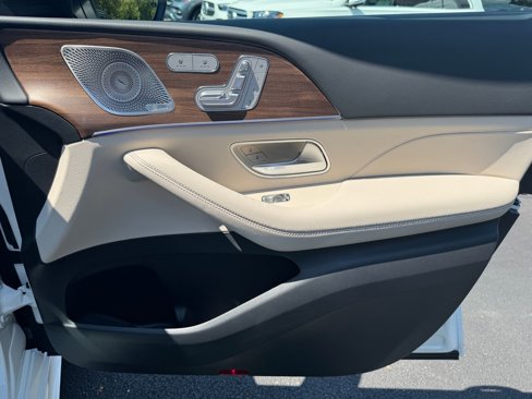 New 2026 Mercedes-Benz GLS 450 4MATIC image 16