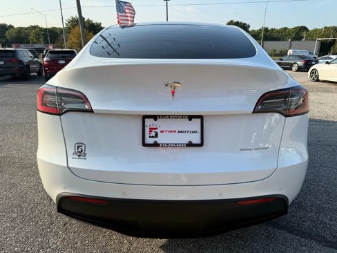 Used 2020 Tesla Model Y Long Range image 4