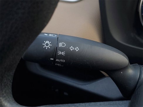 Used 2022 Toyota RAV4 XLE image 16
