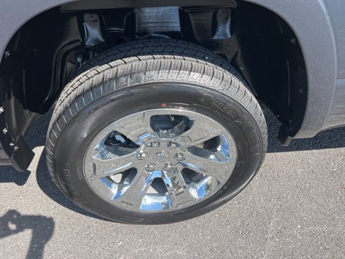 New 2026 RAM 1500 4x4 Crew Cab image 10