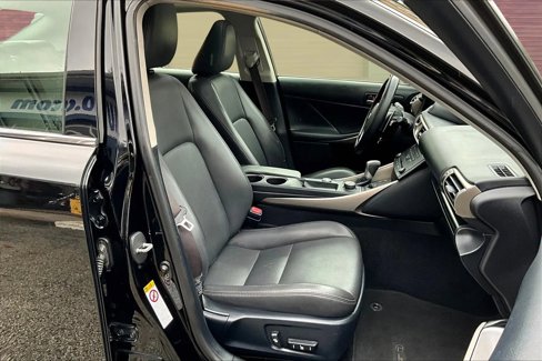Used 2016 Lexus IS 300 AWD w/ Premium Package image 6