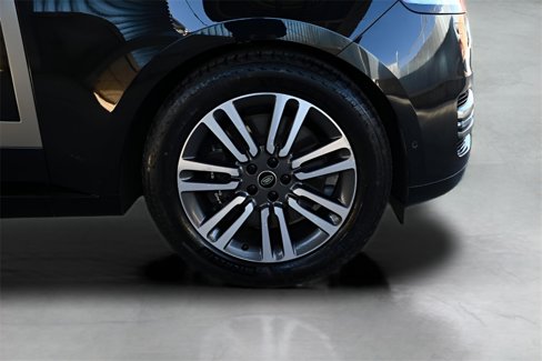 Used 2023 Land Rover Range Rover SE image 14
