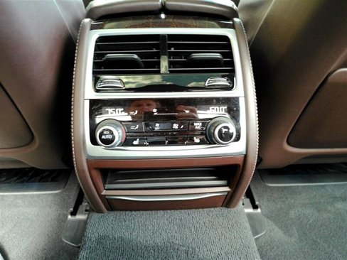 Used 2018 BMW 750i xDrive image 16