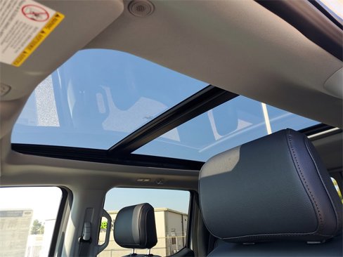 New 2026 Ford F250 4x4 Crew Cab Super Duty image 2