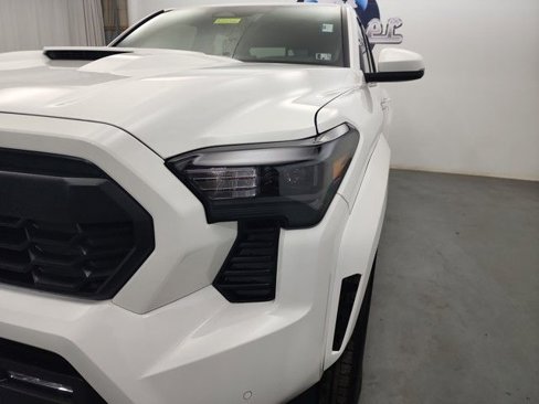 Used 2024 Toyota Tacoma TRD Sport w/ TRD Sport Upgrade Package image 35