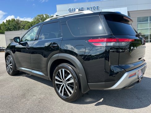 Used 2024 Nissan Pathfinder Platinum w/ Cargo Package image 10