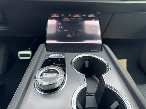 New 2026 Cadillac Vistiq Luxury image 28
