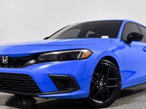 Used 2023 Honda Civic Sport image 3