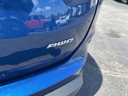 Used 2024 Ford Edge Titanium image 9